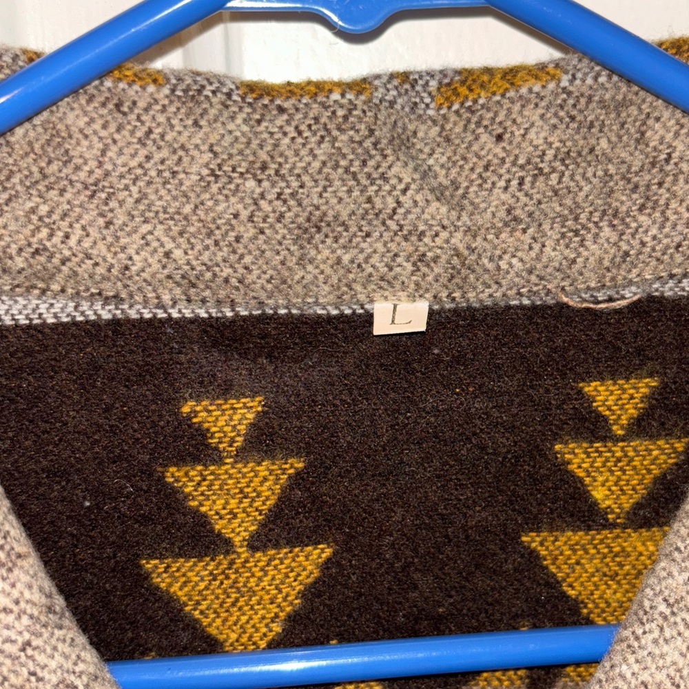 Aztec design jacket - Picture 2 of 4